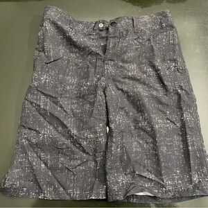 Tony Hawk black and white shorts. Size kids 16.